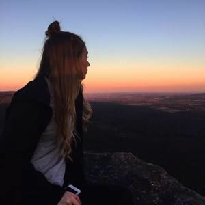 Meet your Posher, Olivia